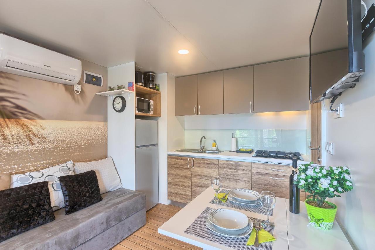 Total Escape Mobile Home Nera Camp Porton Biondi Rovinj Exterior photo